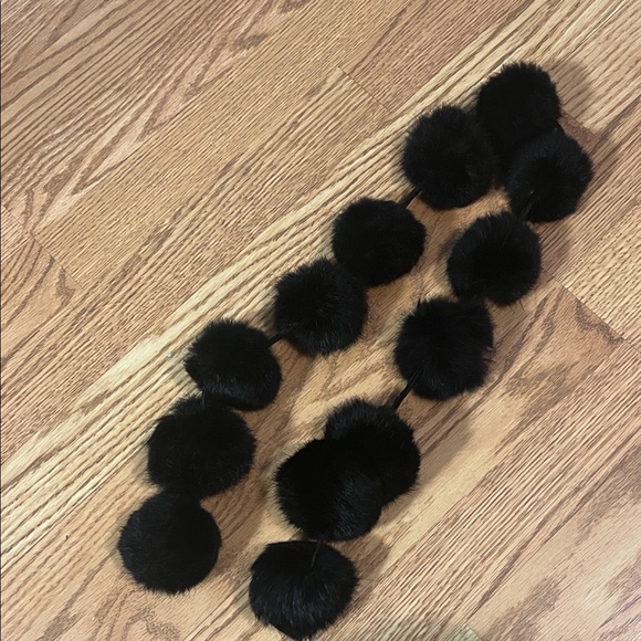Accessories - Elegant Black fur Pom Pom Scarf